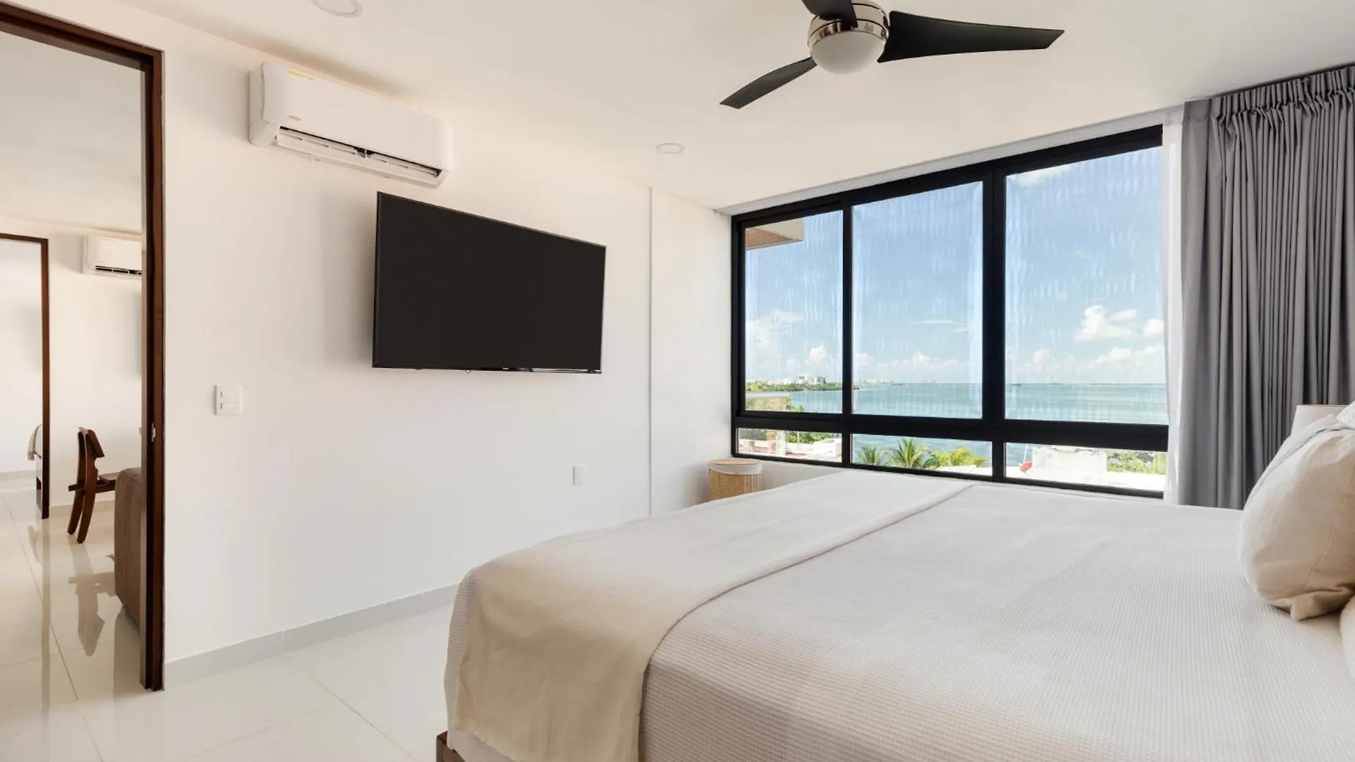 Spectacular View 2Br Apartment - Rooftop Pool Cancun Mexico
